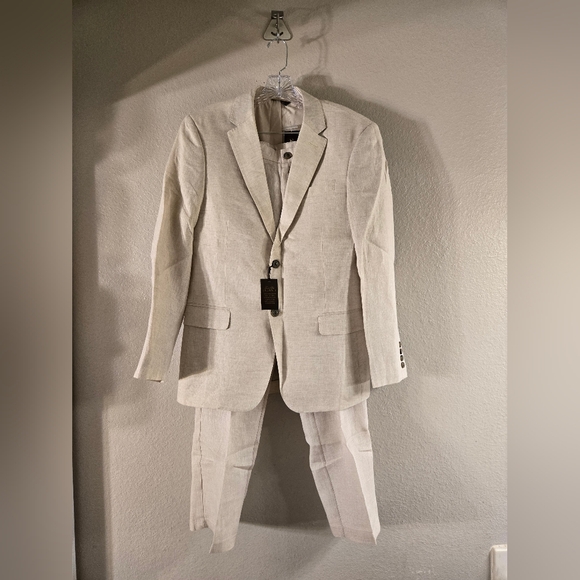 Brand New Men's Suits PLUS Two Free Ties